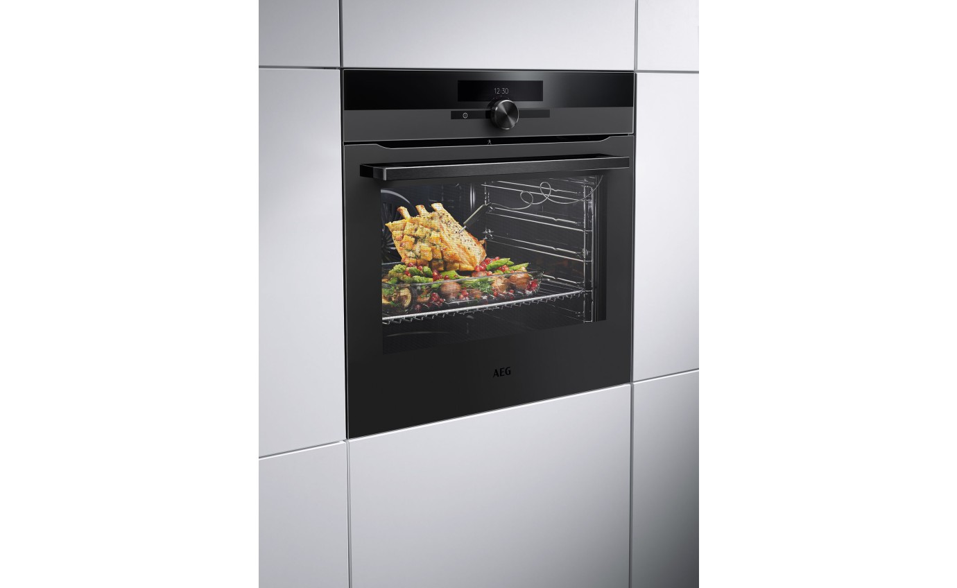 AEG 60cm Sensecook Pyroluxe™ Multifunction Oven BPK94733PT