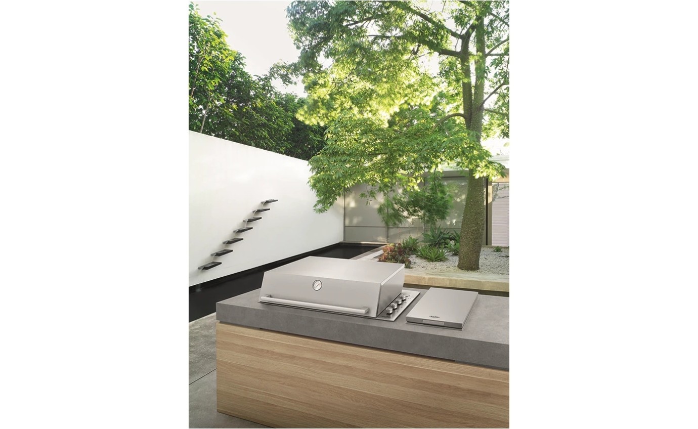 BeefEater Signature ProLine™ 6 Burner Built-in Natural Gas BBQ with Hood BSH158SANG